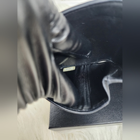 💯 % Authentic Vintage Chanel patent blanc Leather Wallet - Picture 15 of 17